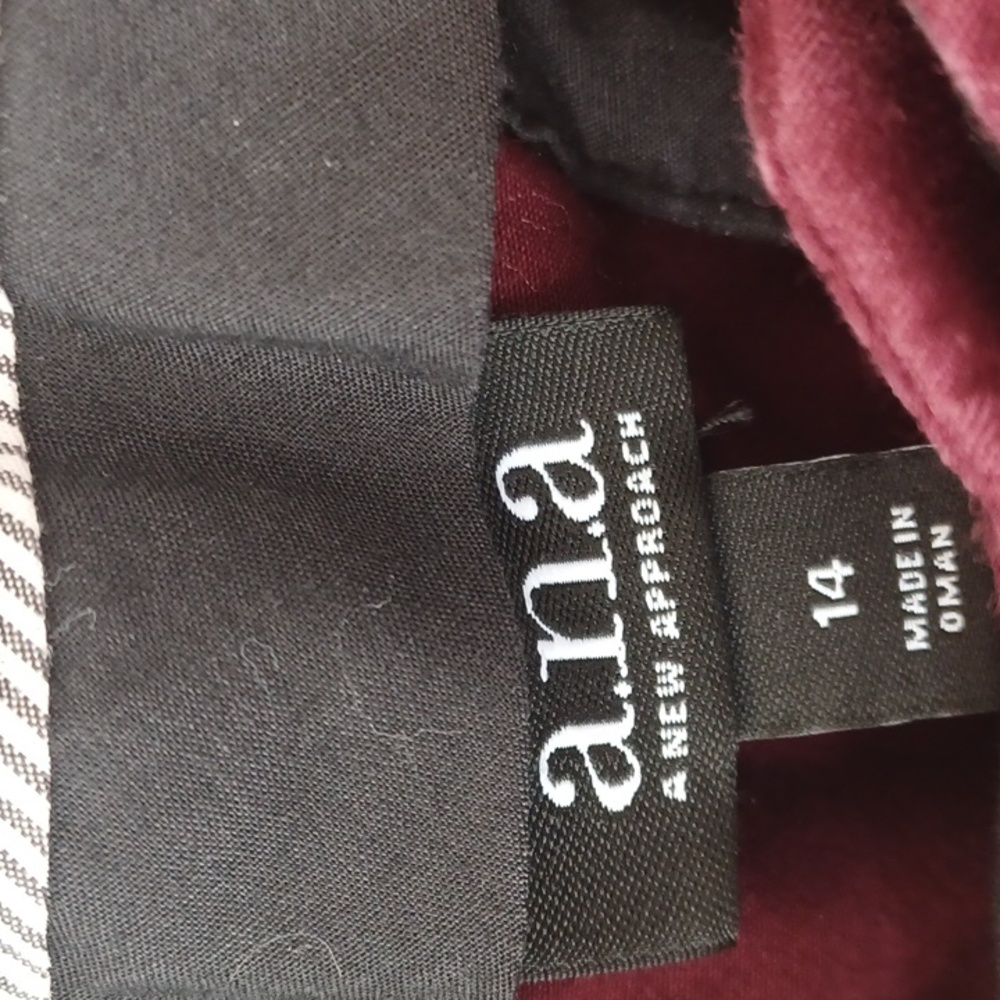 a.n.a Deep Red Cropped Ankle Pants, Pockets, Stretch - Picture 2 of 13